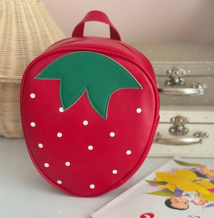 کیف کوله توت فرنگی چرمی دخترانه بچگانه
